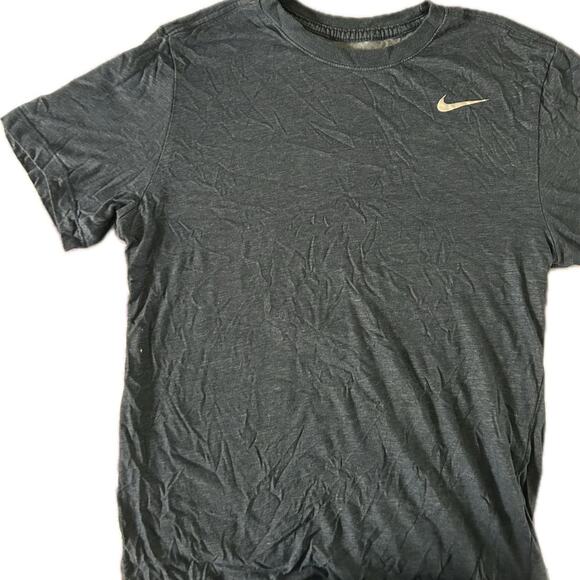 Nike dry fit t-shirt size small - Picture 1 of 3